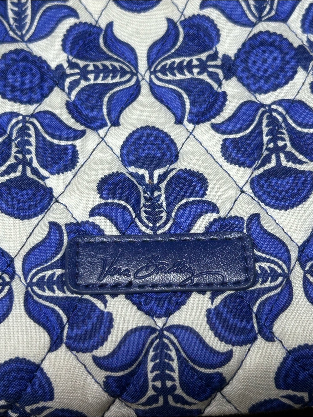 Quilted Vera Bradley Cosmetic Bag Retired Covalt Tile Pattern Blue White Floral - Picture 3 of 4